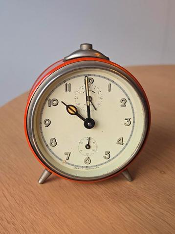 Mid Century 50S Kienzle rode klok / wekker €29 beschikbaar voor biedingen