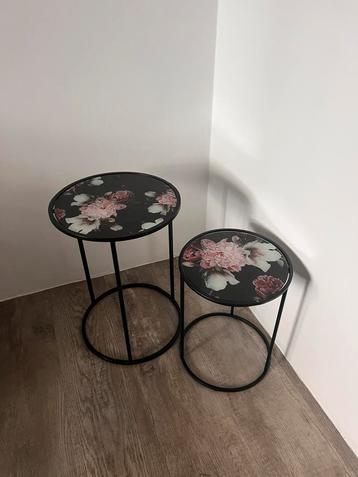 Set van 2 stijlvolle side tabels beschikbaar voor biedingen