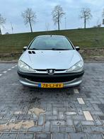 Peugeot 206 1.4 2003 Grijs, Auto's, Peugeot, Voorwielaandrijving, 31 €/maand, 4 cilinders, Origineel Nederlands