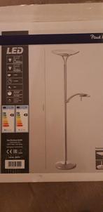 Nieuwe moderne staande LED vloer- en leeslamp dimbaar, Huis en Inrichting, Lampen | Vloerlampen, Ophalen, Nieuw, Glas, Modern