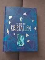 Het Kleine Boek Kristallen - Astrid Carvel, Achtergrond en Informatie, Spiritualiteit algemeen, Ophalen of Verzenden, Zo goed als nieuw