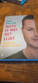 Nieuw boek: Niets is wat het lijkt - Fred van Leer, Boeken, Biografieën, Ophalen of Verzenden, Nieuw, Fred van Leer, Conny Schalke