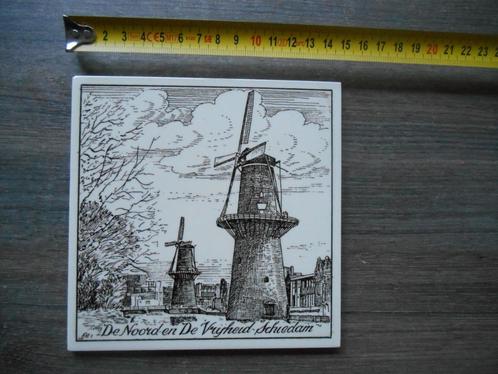 Wandtegel met molens van Schiedam, Antiek en Kunst, Antiek | Wandborden en Tegels, Ophalen of Verzenden