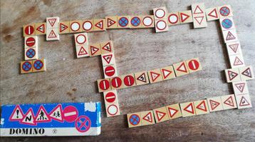 Domino. Hout. Made in USSR. Ca 1950/1970.  beschikbaar voor biedingen