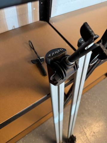 Dakdragers Farad 120cm gesloten rails beschikbaar voor biedingen