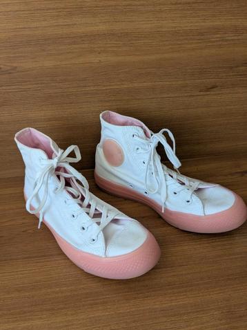 All Stars Converse Wit Roze - Maat 37,5 beschikbaar voor biedingen