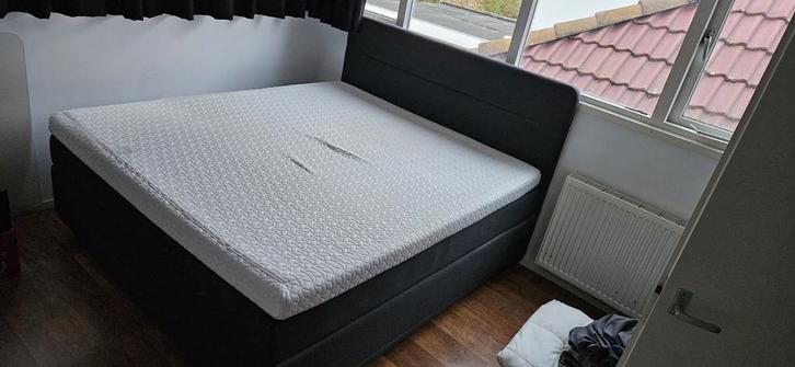 Boxspring 180x200 met hoofdbord, Huis en Inrichting, Slaapkamer | Bedden, Gebruikt, Tweepersoons, 180 cm, 200 cm, Stof, Grijs