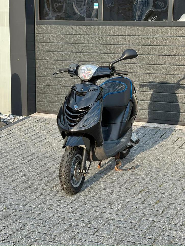 🛵🏁PIAGGIO ZIP SAMENSTELLEN OP AANVRAAG!️🏁🛵, Fietsen en Brommers, Scooters | Piaggio, Zo goed als nieuw, Zip, Benzine, Ophalen