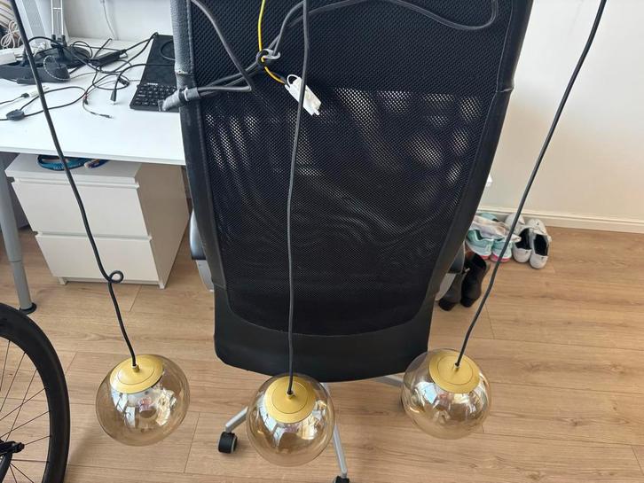 Mooie eettafel lamp met 3 goudkleurige bollen, Huis en Inrichting, Lampen | Hanglampen, Zo goed als nieuw, 75 cm of meer, Glas