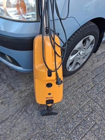 MIELE steelstofzuiger Retro. beschikbaar voor biedingen
