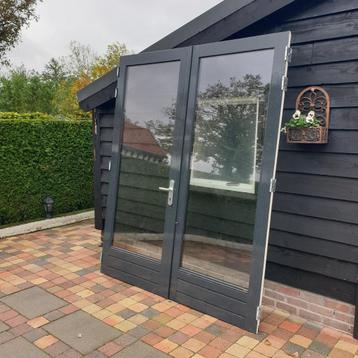 Hardhouten tuindeuren/ dubbele/ openslaande deuren beschikbaar voor biedingen