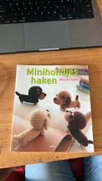 Mitsuki Hoshi - Minihondjes haken, Mitsuki Hoshi, Ophalen of Verzenden, Gelezen, Breien en Haken
