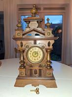 Antieke klok met speelwerk, Ophalen