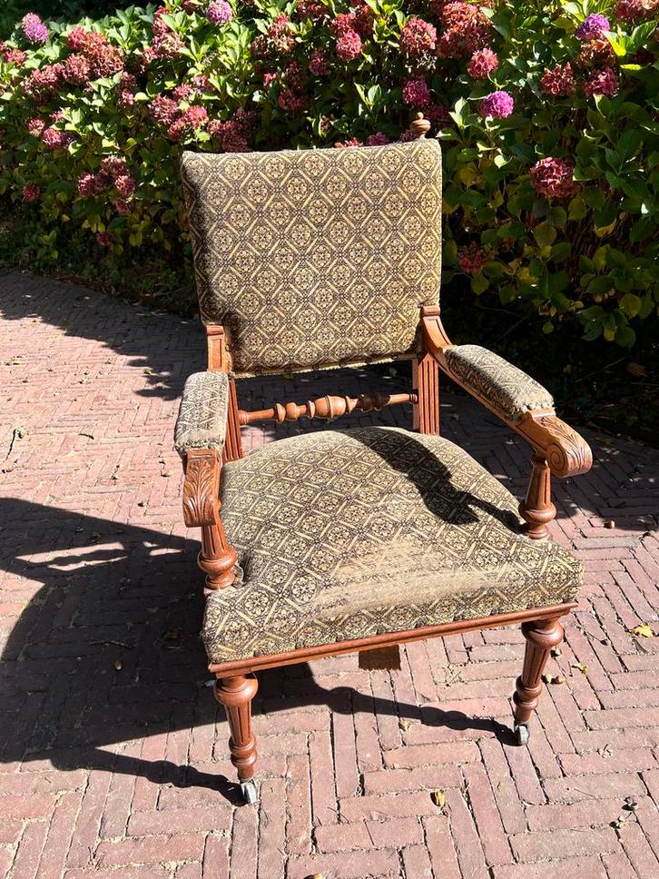 Antieke Troonstoel met veel originele details, Antiek en Kunst, Antiek | Meubels | Stoelen en Banken, Ophalen of Verzenden