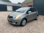 Toyota Yaris 1.3 16V Vvt-i 5DR SOL MMT 2006 Grijs NWE APK, 4 cilinders, Bedrijf, Yaris, 17 km/l