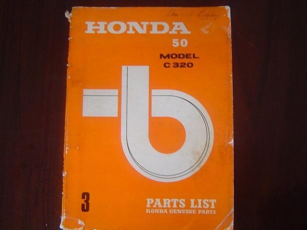 Honda 50 model C320 1965 moped parts list onderdelen boek, Fietsen en Brommers, Handleidingen en Instructieboekjes, Gebruikt, Ophalen of Verzenden