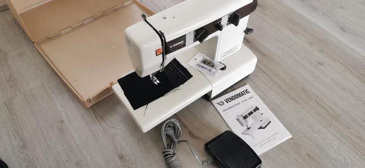 Naaimachine VENDOMATIC 044 in harde kaap Compleet, Hobby en Vrije tijd, Naaimachines en Toebehoren, Zo goed als nieuw, Naaimachine