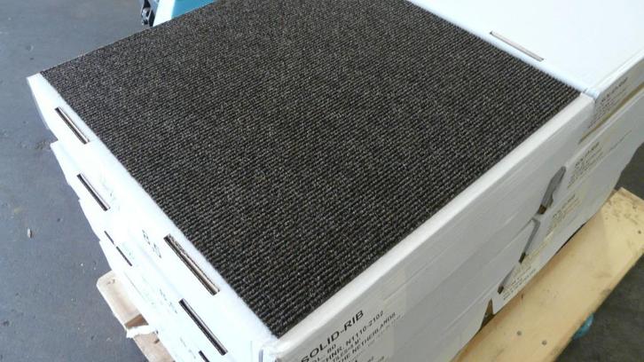 Tapijttegels Solid - rib (partij 76) donker bruin rib 50m2, Huis en Inrichting, Stoffering | Vloerbedekking, Nieuw, Tapijttegels
