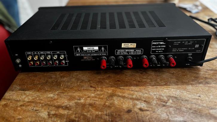 versterker Rotel RA-820A, Audio, Tv en Foto, Versterkers en Receivers, Gebruikt, Stereo, Minder dan 60 watt, Overige merken, Ophalen of Verzenden