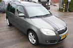 Skoda Roomster 1.2 Trekhaak,Lichtmetalen velgen,Airco!, Auto's, Voorwielaandrijving, Gebruikt, Zwart, Bedrijf