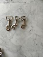 Circa 85 Nikkelen Musketon haken., Ophalen