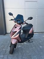 Piaggio Zip 4T Scooter Mat Lichtroze FULL OPTION (BROM), Ophalen of Verzenden, Zo goed als nieuw