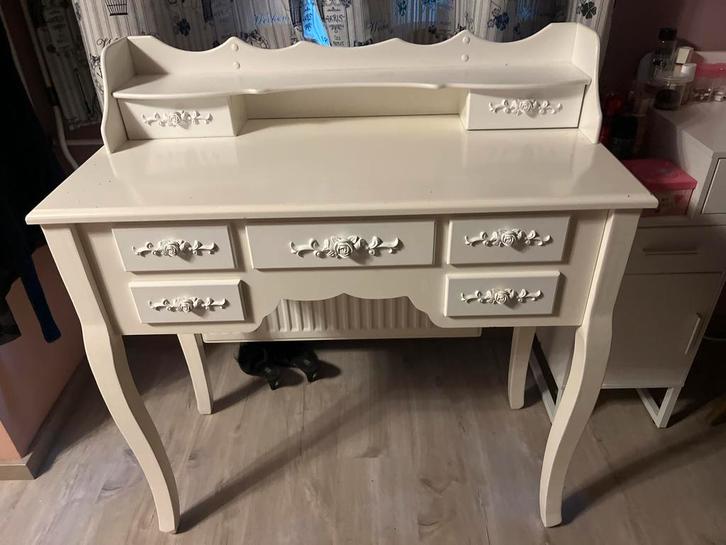 Schattig wit make-up tafeltje met lades, Huis en Inrichting, Tafels | Kaptafels, Zo goed als nieuw, Minder dan 100 cm, Minder dan 50 cm