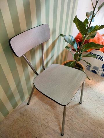 formica stoeltje grijs/wit structuur beschikbaar voor biedingen