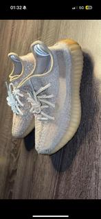 Yeezy Dames Sneaker, Kleding | Dames, Schoenen, Ophalen of Verzenden, Zo goed als nieuw, Beige, Sneakers of Gympen
