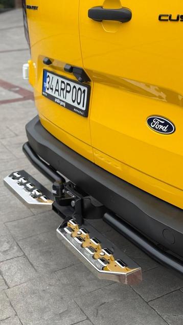 “Ford Transit Custom Achterstap – Sterk en Praktisch beschikbaar voor biedingen