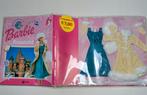 Vintage Mattel Barbie boekje en kleding Rusland 1990s, Ophalen of Verzenden, Nieuw, Kleertjes