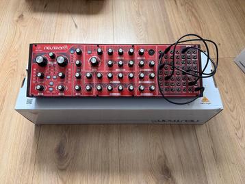 Behringer Neutron Analoge Synthesizer beschikbaar voor biedingen