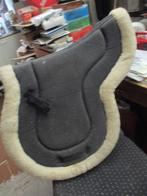 zadel onderlegger 52 cm met bontrand, Harrys horse, Dieren en Toebehoren, Paarden en Pony's | Dekens en Dekjes, Ophalen, Gebruikt
