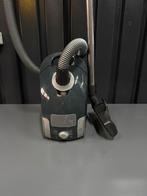 Miele stofzuiger c1 2000w, Witgoed en Apparatuur, Stofzuigers, Ophalen of Verzenden, Zo goed als nieuw, 2000 watt of meer