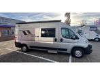 CARADO CVE600 Automaat NL camper 1-ste eig. 21.000km!, Caravans en Kamperen, Automaat, Buscamper of Camperbus, Airbags, Koelkast