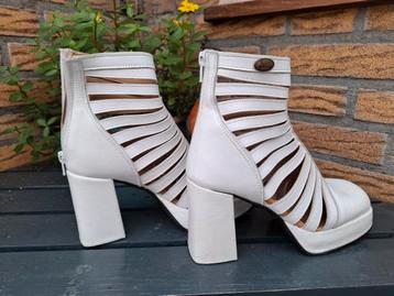 Witte Hakken - Stijlvol en Uniek! Maat 37 beschikbaar voor biedingen