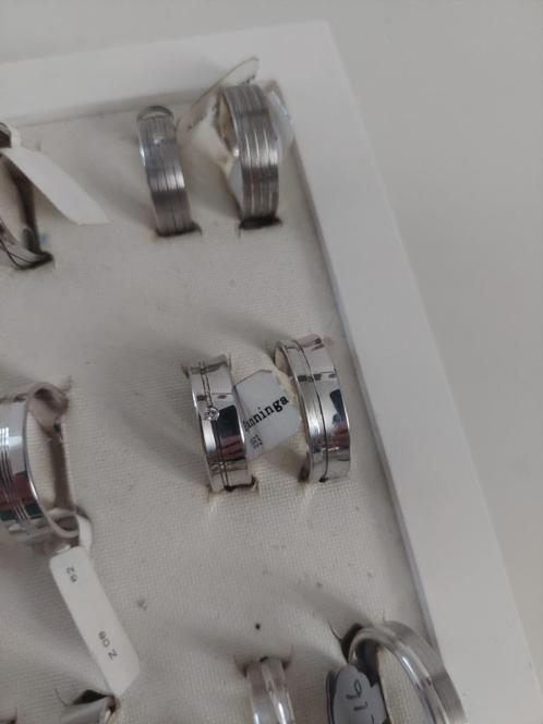 Twee zilveren relatieringen 1 diamant met streep, Sieraden, Tassen en Uiterlijk, Ringen, Nieuw, Dame of Heer, 17 tot 18, Zilver