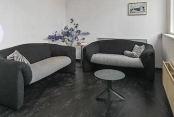 Leolux 2-zits bankjes, nieuw bekleed! beschikbaar voor biedingen