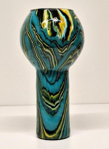 vaas gegoten uniek pouring art handmade epoxy glas vazen beschikbaar voor biedingen