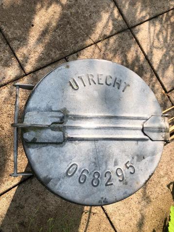 Zinken afvalemmer gemeente Utrecht beschikbaar voor biedingen