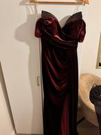 Donkerrode fluwelen galajurk met split maat 38, Maat 38/40 (M), Galajurk, Ophalen of Verzenden, Rood