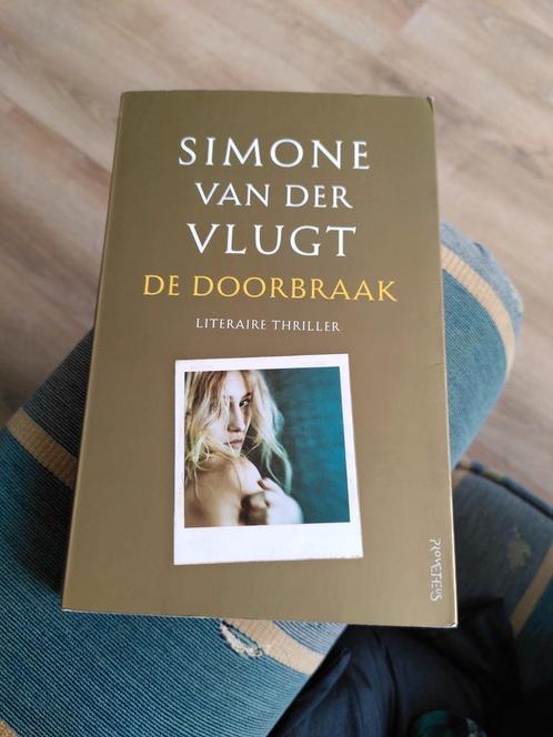 Simone van der Vlugt - De doorbraak, Boeken, Thrillers, Zo goed als nieuw, Nederland, Ophalen of Verzenden
