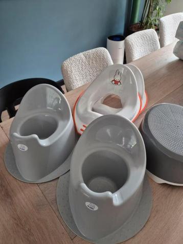 2x kinderpotje / 2x brilverkleiner / 1x opstapje toilet beschikbaar voor biedingen