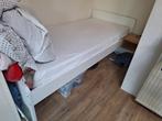 SLÄKT IKEA Bedframe met lattenbodem, wit, 90x200 cm, Huis en Inrichting, Slaapkamer | Bedden, Ophalen, 90 cm, Eenpersoons, Wit