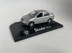 model Skoda Fabia sedan, zilver 1/43, Kaden bespeeld, Hobby en Vrije tijd, Modelauto's | 1:43, Ophalen of Verzenden, Gebruikt