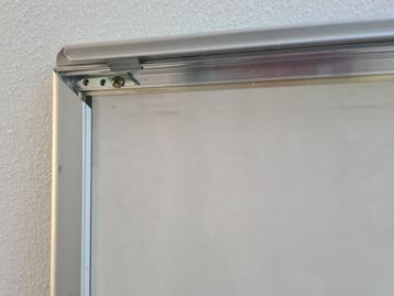 Posterlijst 70x100cm met klikprofiel beschikbaar voor biedingen