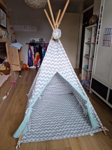 Kinder tipi-speeltent beschikbaar voor biedingen