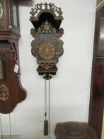 Oer 11202 ANTIEKE 18e eeuwse Friese stoelklok (1750-1760), Antiek en Kunst, Ophalen