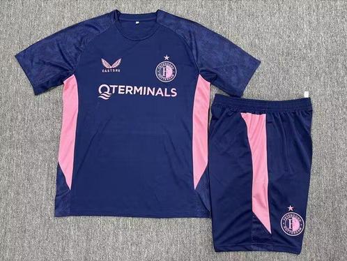 Feyenoord trainings tenue/set prijs incl verzending, Sport en Fitness, Voetbal, Nieuw, Shirt, Maat XS of kleiner, Ophalen of Verzenden