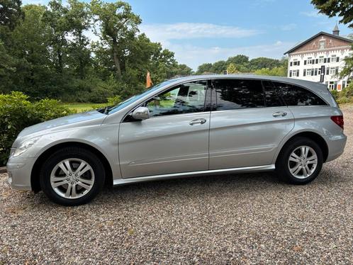 Mercedes R500 Lang Full Options Youngtimer, Auto's, Mercedes-Benz, Particulier, Benzine, Stationwagon, Geïmporteerd, Zilver of Grijs